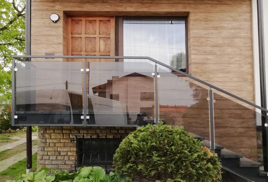 Edelstahlgeländer R Line VSG Sicherheitsglas Mastercarree in U - Schi, 280,00